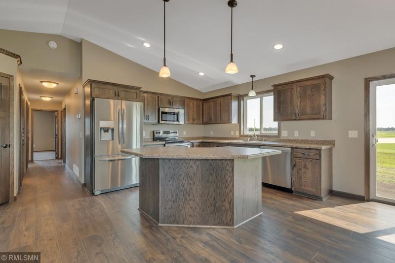 3092 N 12th Ave, Sartell, MN 56377