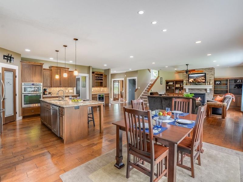 19815 210th St, Hutchinson, MN 55350