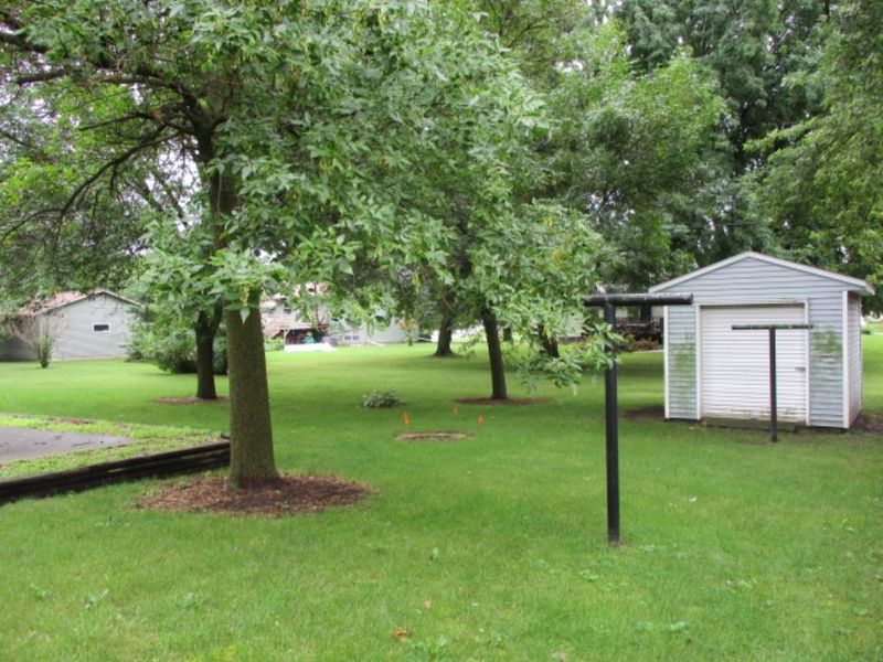 245 21st St NW, Owatonna, MN 55060
