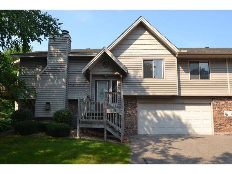 195 Galtier Pl, Shoreview, MN 55126