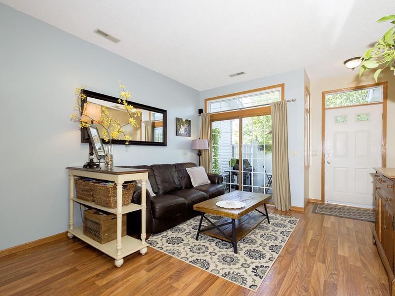 15691 Gateway Pa #194, Apple Valley, MN 55124