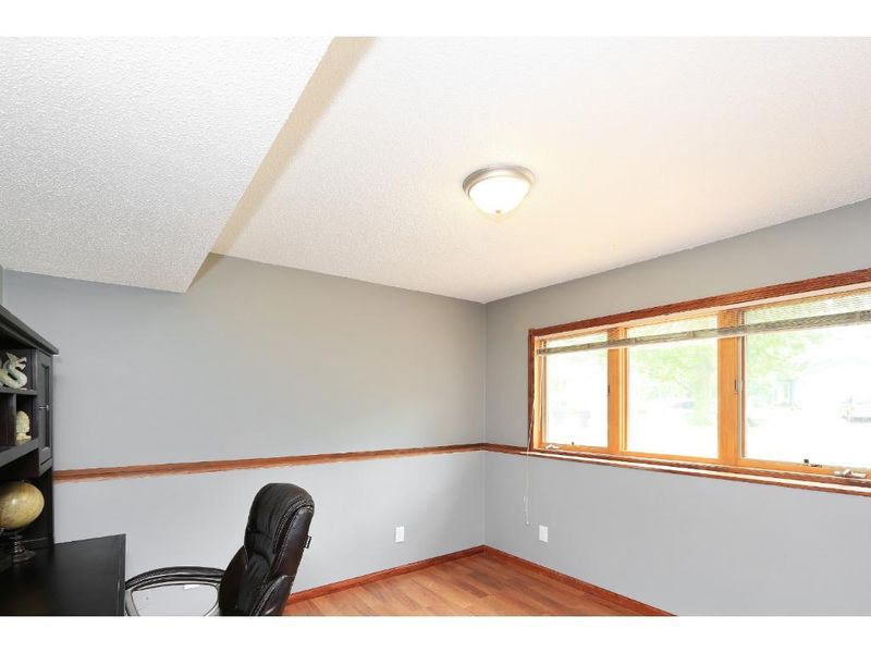 16575 Jonquil Ave, Lakeville, MN 55044