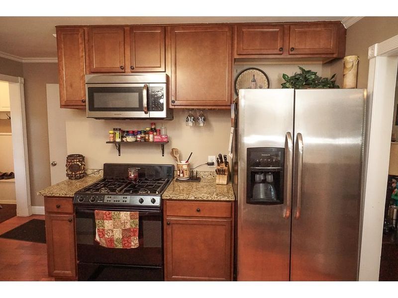 2618 2nd Ave E, North Saint Paul, MN 55109