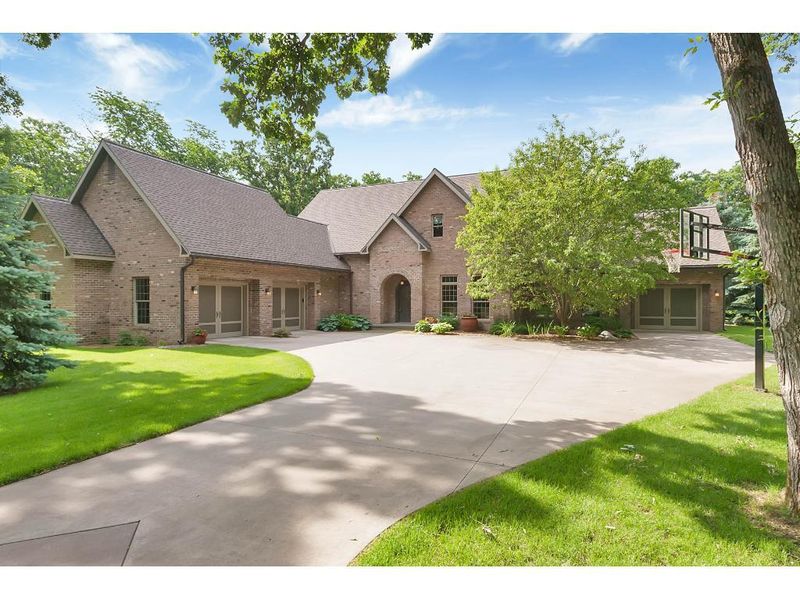4243 Pine Point Rd, Sartell, MN 56377