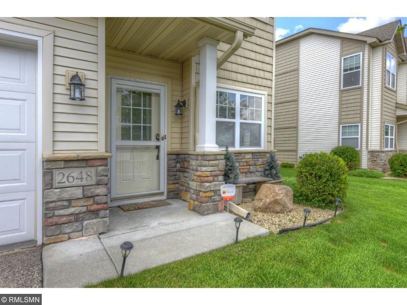 2648 Vierling Dr E, Shakopee, MN 55379