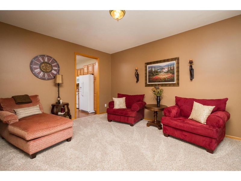 7062 Cambridge Rd, Shakopee, MN 55379