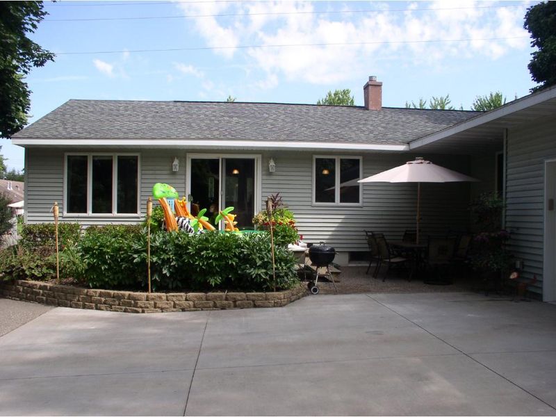 761 Jefferson St, Prescott, WI 54021