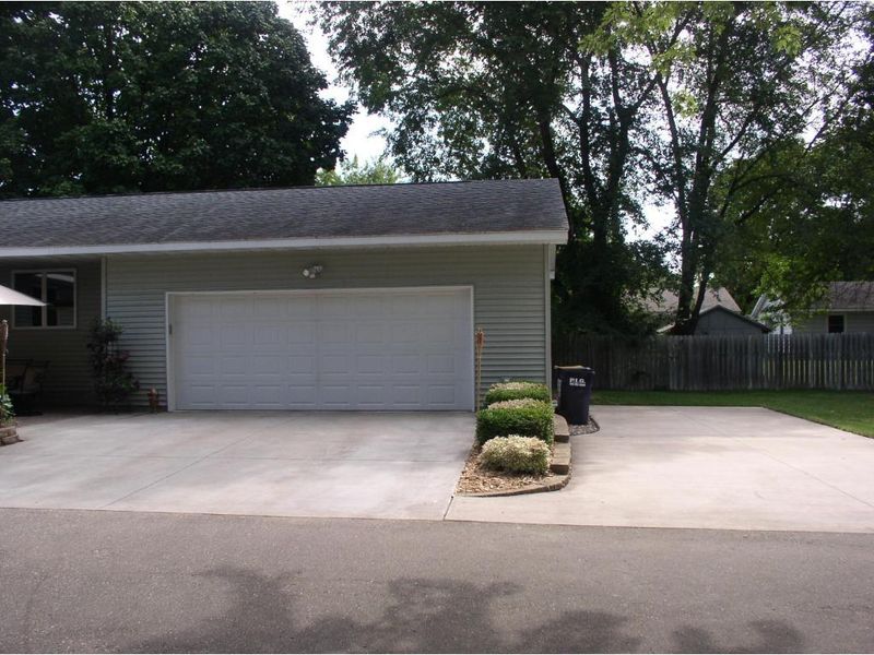 761 Jefferson St, Prescott, WI 54021