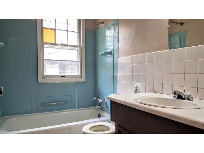 1130 Burr St, Saint Paul, MN 55101