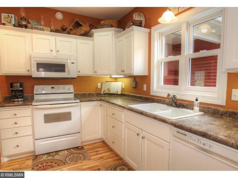 27665 Orlando Ave, Cannon Falls, MN 55009