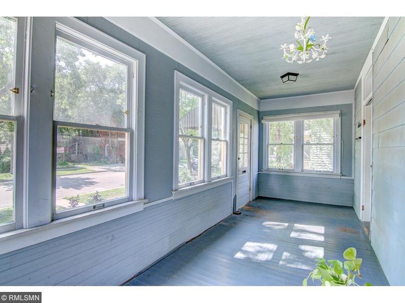 721 Stewart Ave, Saint Paul, MN 55102