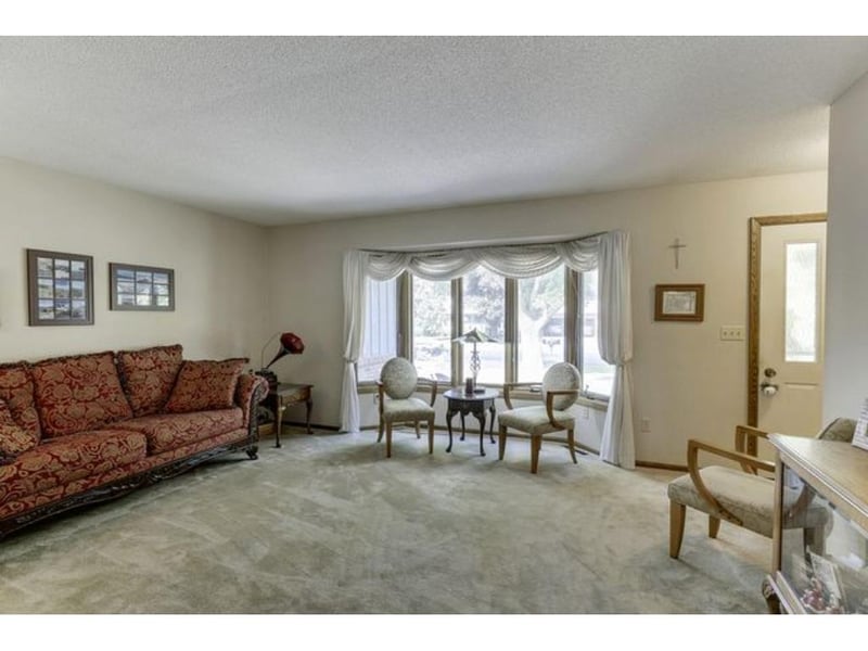 2064 Timmy St, Eagan, MN 55120
