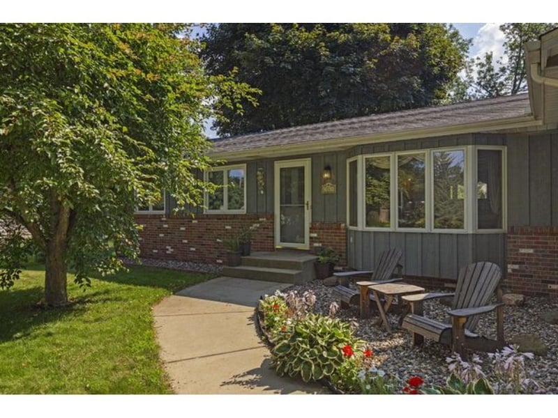 2064 Timmy St, Eagan, MN 55120