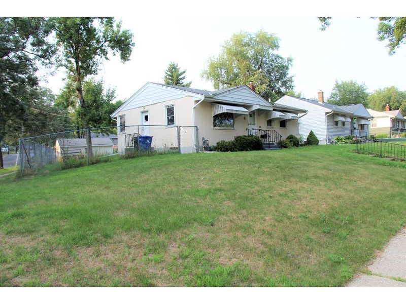 2021 E Hawthorne Ave E, Saint Paul, MN 55119