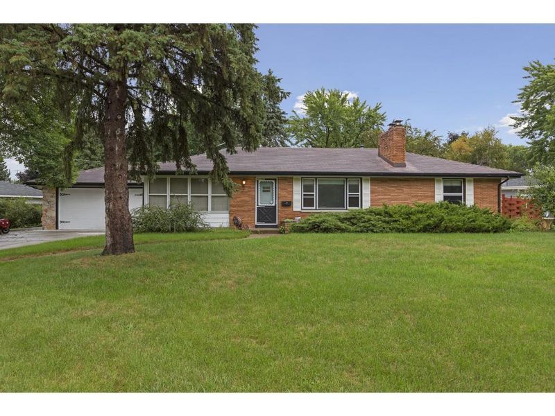 9501 Clinton Ave S, Bloomington, MN 55420
