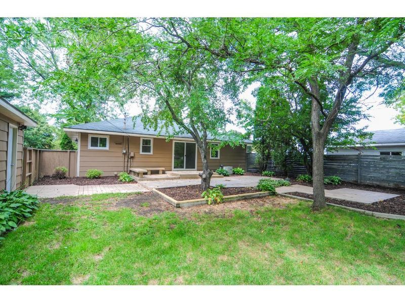8445 Heron Ave S, Cottage Grove, MN 55016