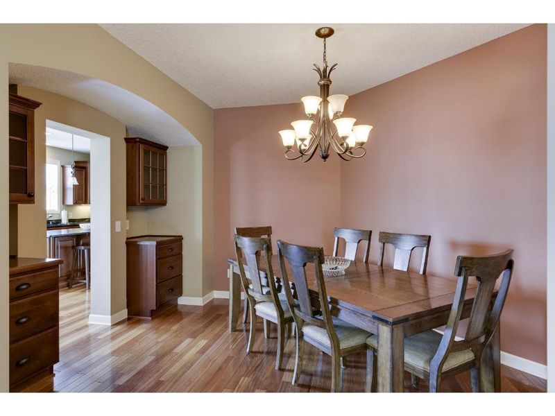 6236 Urbandale Ln N, Maple Grove, MN 55311