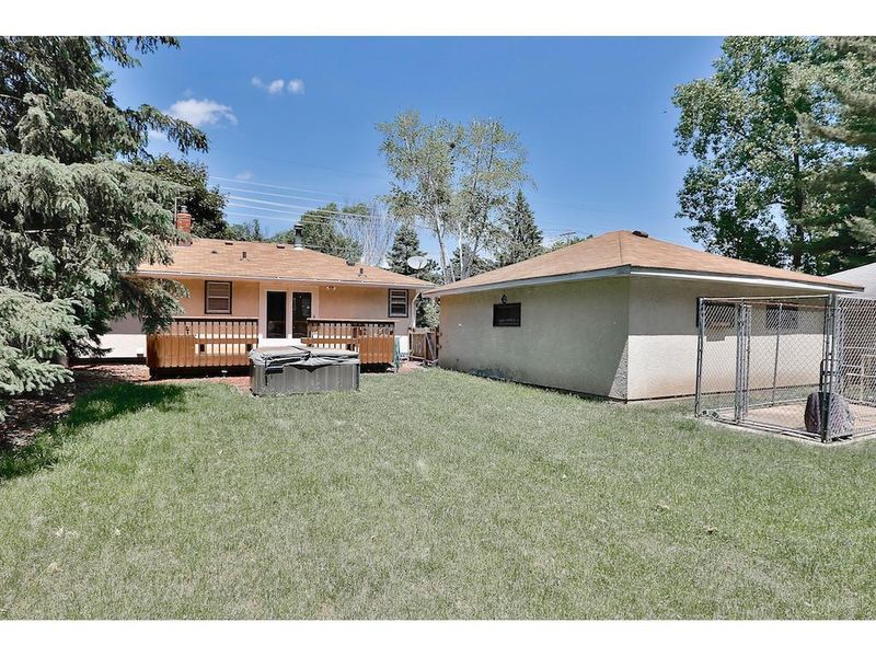 2684 Minnehaha Ave E, Maplewood, MN 55119