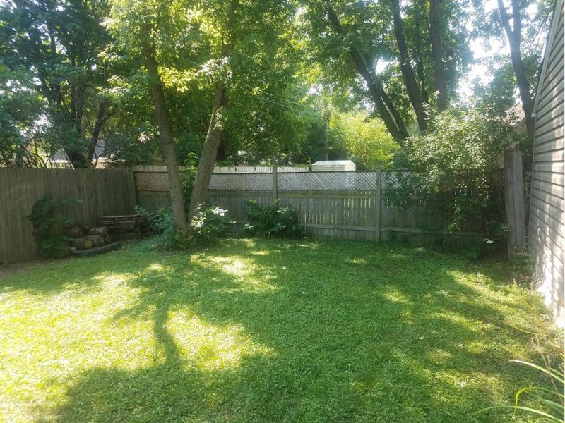 6130 Bryant Ave N, Brooklyn Center, MN 55430