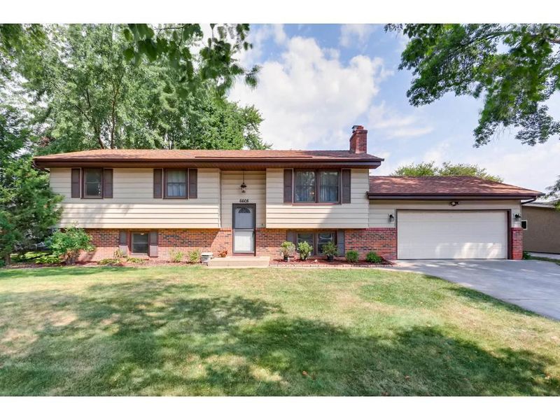 6608 81st Ave N, Brooklyn Park, MN 55445