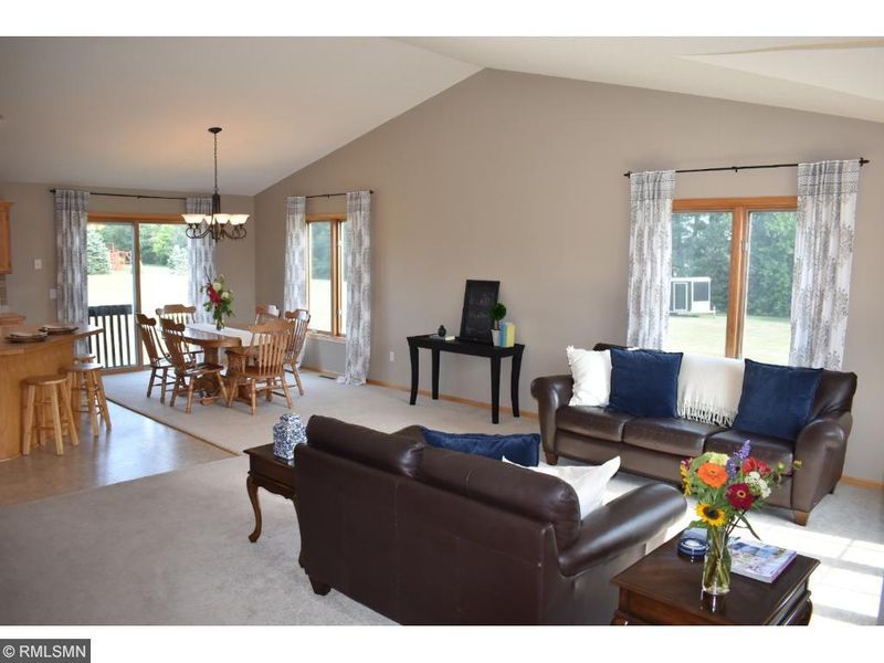 20331 Gladiola St NW, Oak Grove, MN 55011