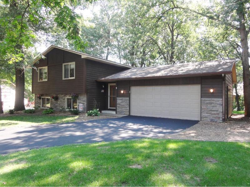 9 Shepherd Ct, Circle Pines, MN 55014