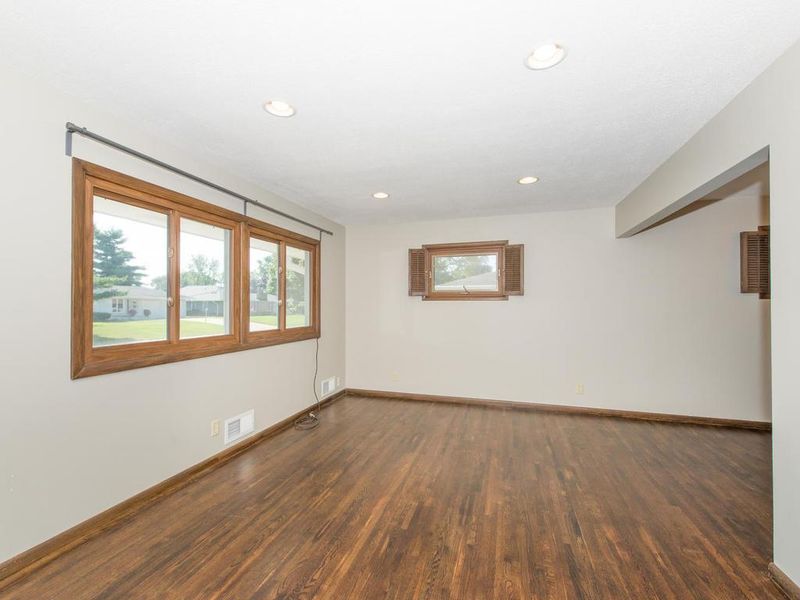 10030 Girard Ave S, Bloomington, MN 55431