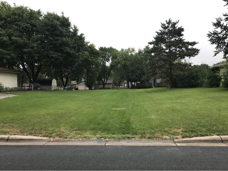 35XX 68th St E, Inver Grove Heights, MN 55077