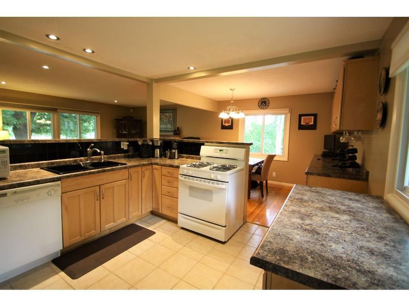 7625 Brunswick Ave N, Brooklyn Park, MN 55443