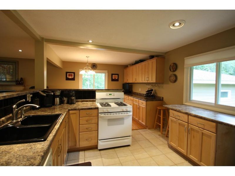 7625 Brunswick Ave N, Brooklyn Park, MN 55443
