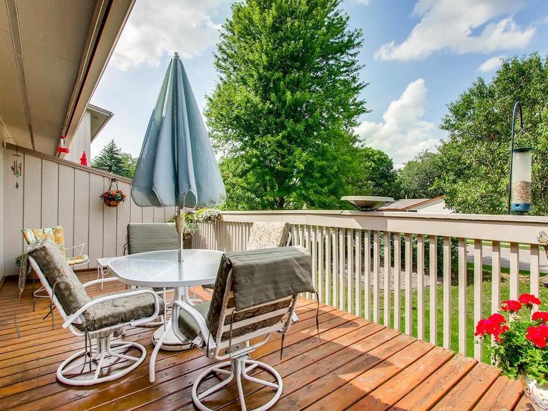 6717 W 82nd St, Bloomington, MN 55438