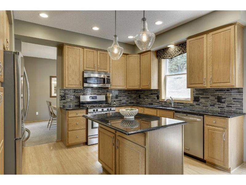 15890 73rd Pl N, Maple Grove, MN 55311