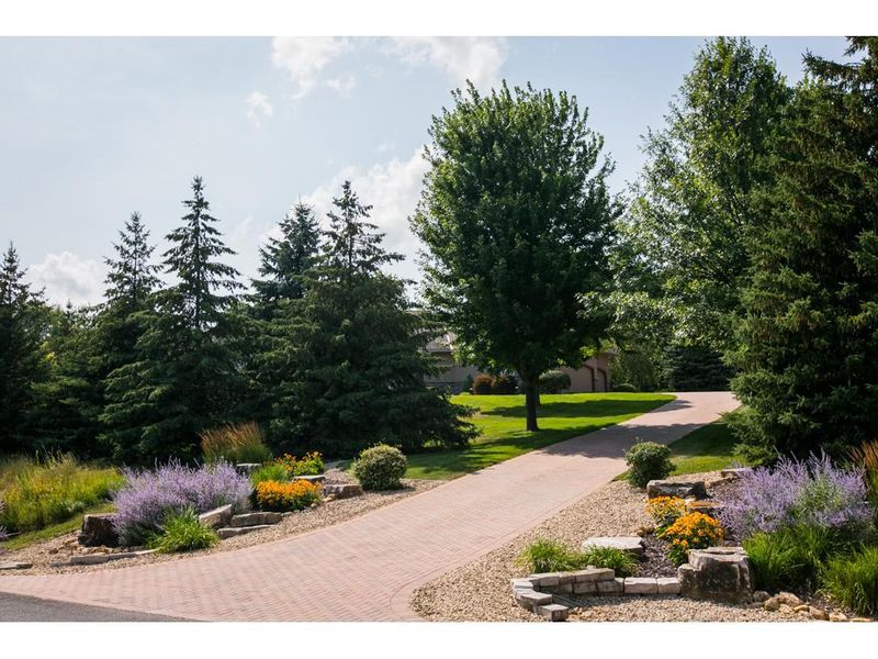 34 Mallard Rd, North Oaks, MN 55127