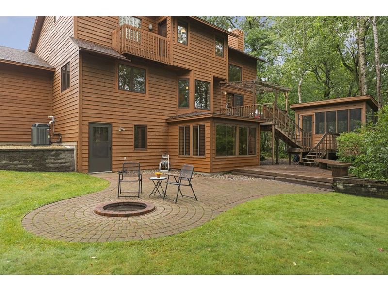 276 Long Lake Ct, Shoreview, MN 55126