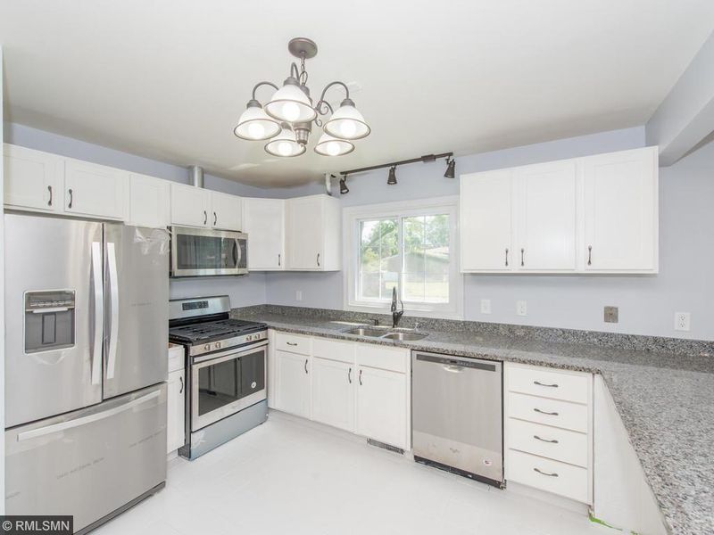 7917 Brunswick Ave N, Brooklyn Park, MN 55443