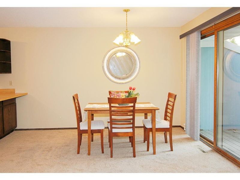 6949 Macbeth Cir, Woodbury, MN 55125