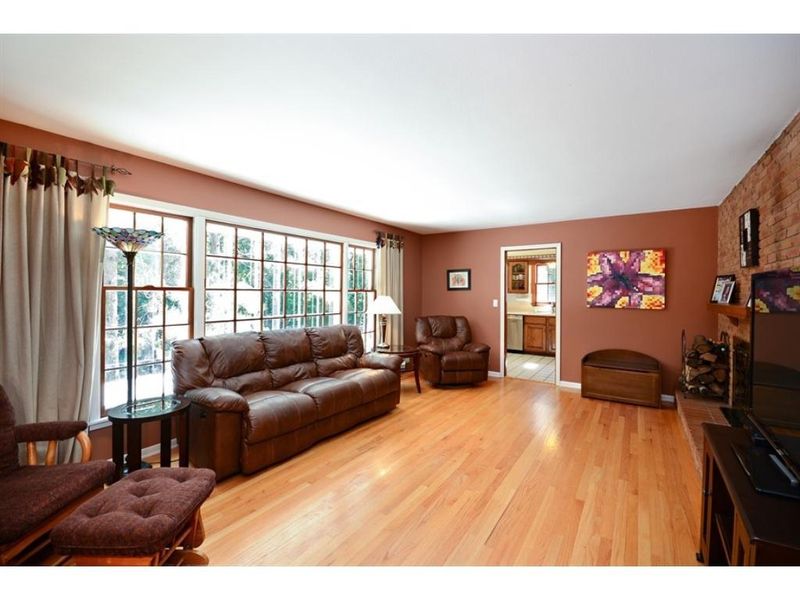 53 Glen Edge Rd, White Bear Lake, MN 55110