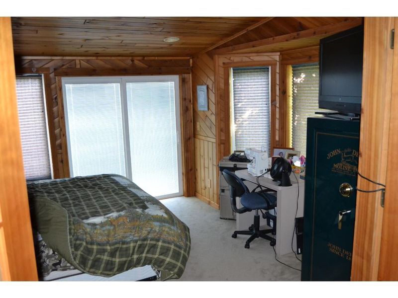 21502 105th Ave, Milaca, MN 56353