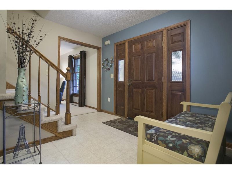 6904 Jeremy Ct, Eden Prairie, MN 55346