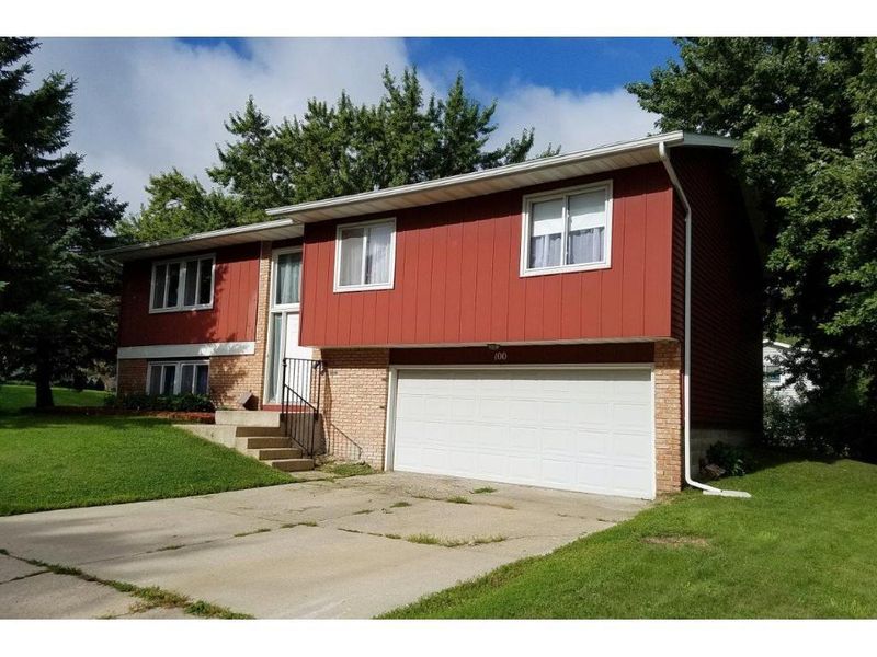 100 Ocala Pl, Owatonna, MN 55060