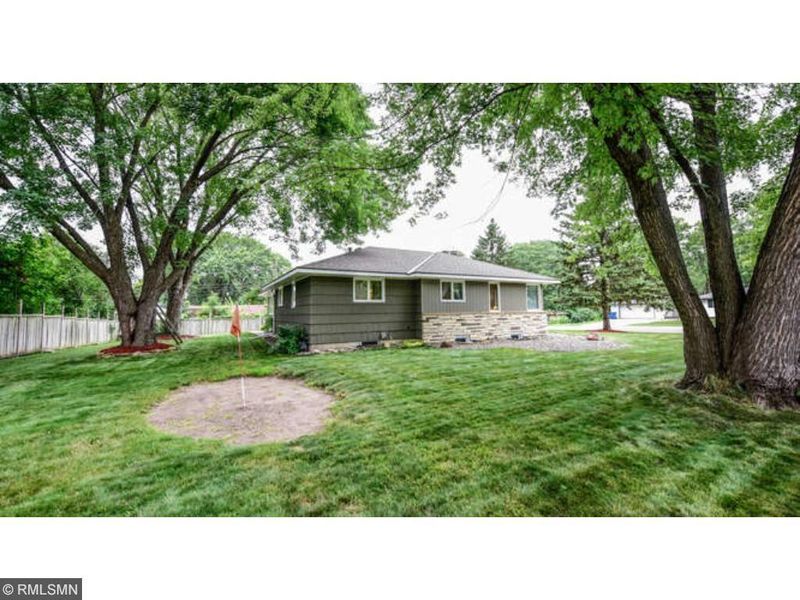 515 E 102nd St, Bloomington, MN 55420