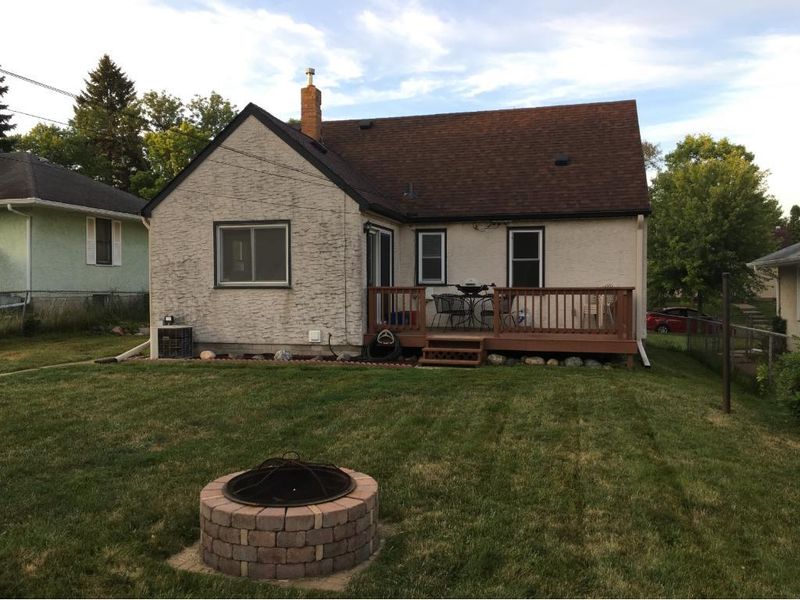 1573 Iowa Ave E, Saint Paul, MN 55106