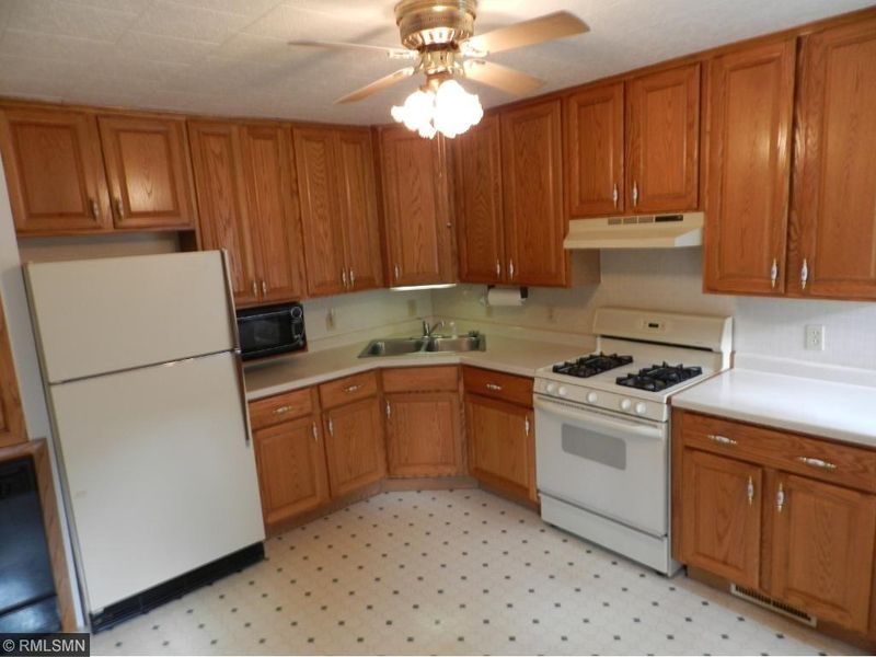 1679 Lark Ave, Maplewood, MN 55109