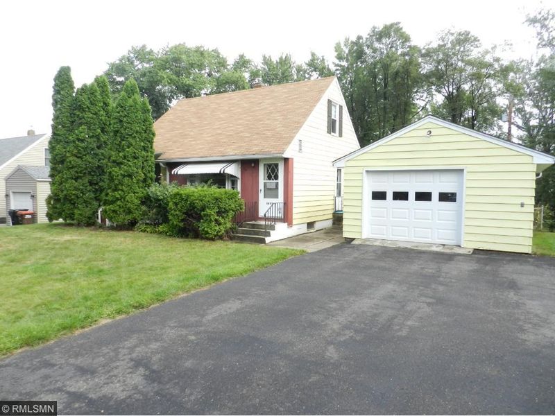 1679 Lark Ave, Maplewood, MN 55109
