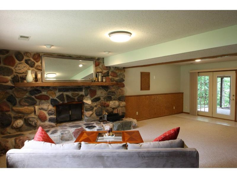 4400 W 140th St, Savage, MN 55378