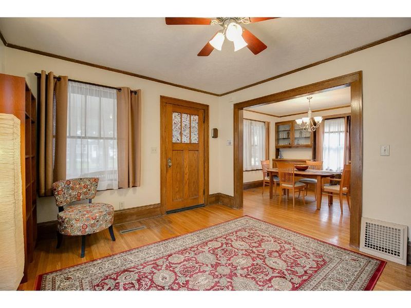 1387 Juliet Ave, Saint Paul, MN 55105