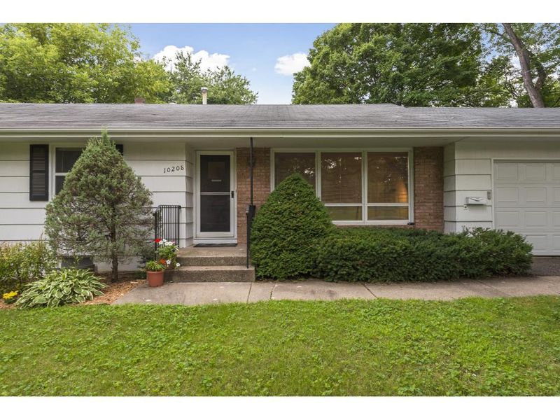 10208 Drew Ave S, Bloomington, MN 55431