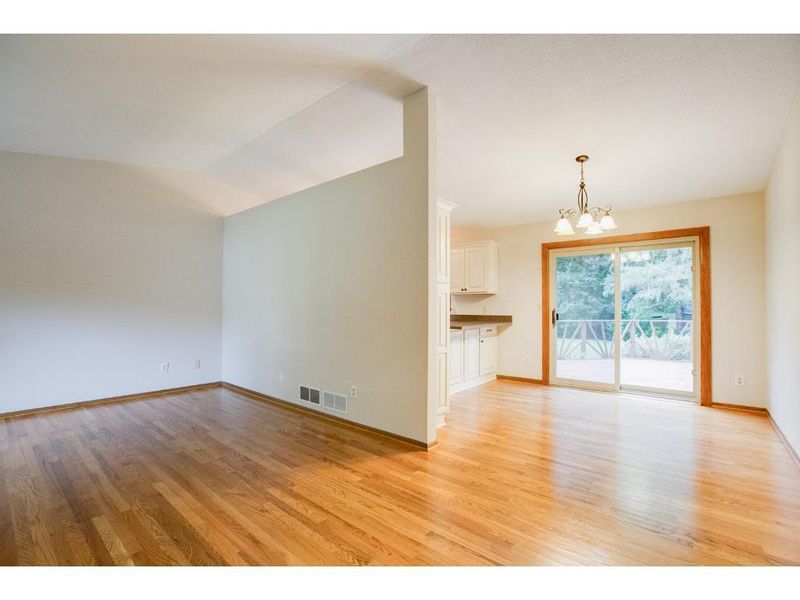 5376 Cottage Ave, White Bear Lake, MN 55110
