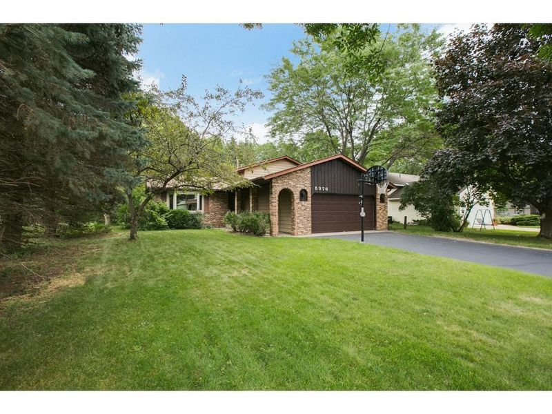 5376 Cottage Ave, White Bear Lake, MN 55110