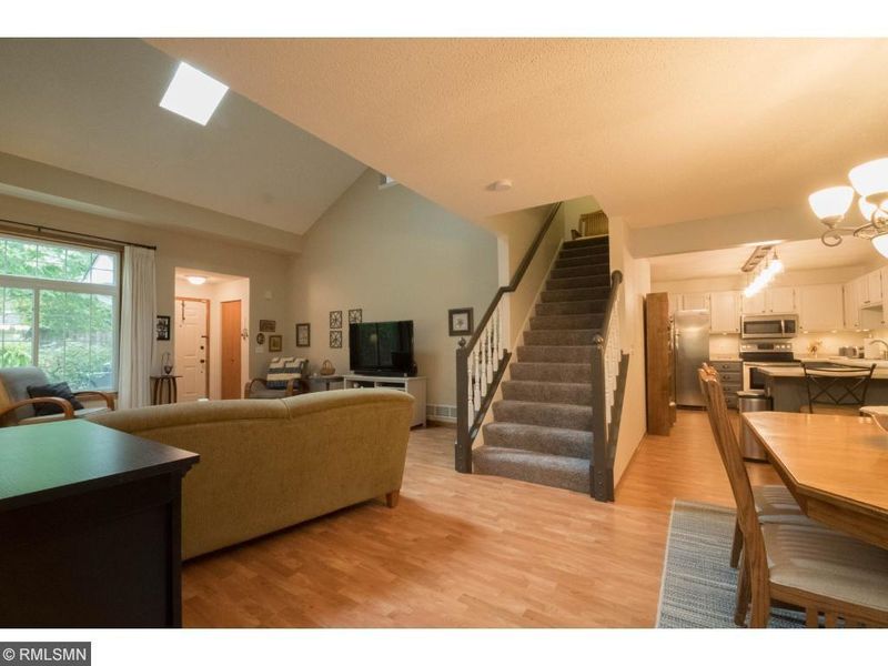 7913 Timber Lake Dr, Eden Prairie, MN 55347